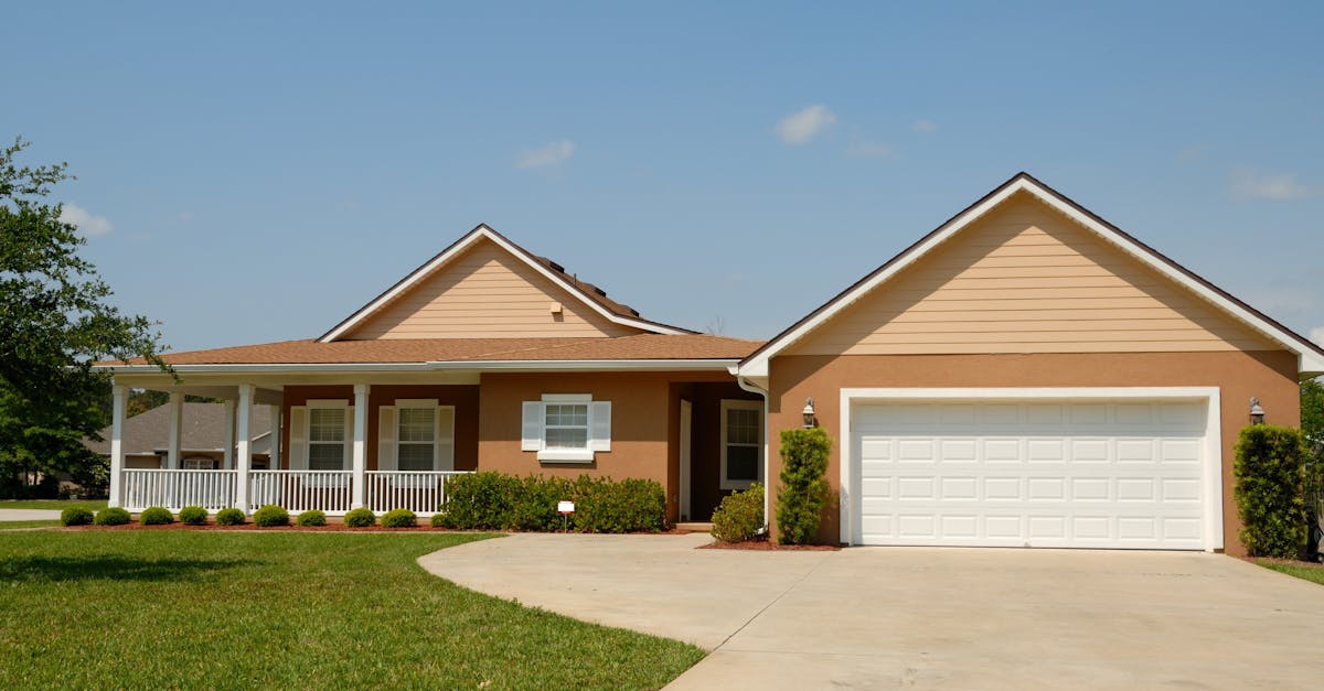 Installation Process for Asphalt Shingles in Roof Replacement